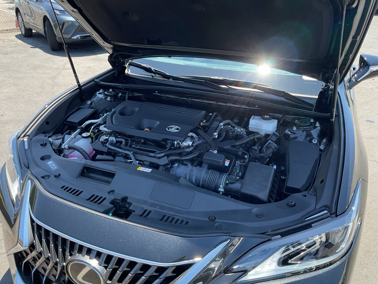 Used 2025 Lexus ES 300h w/ Premium Package FWD image 23