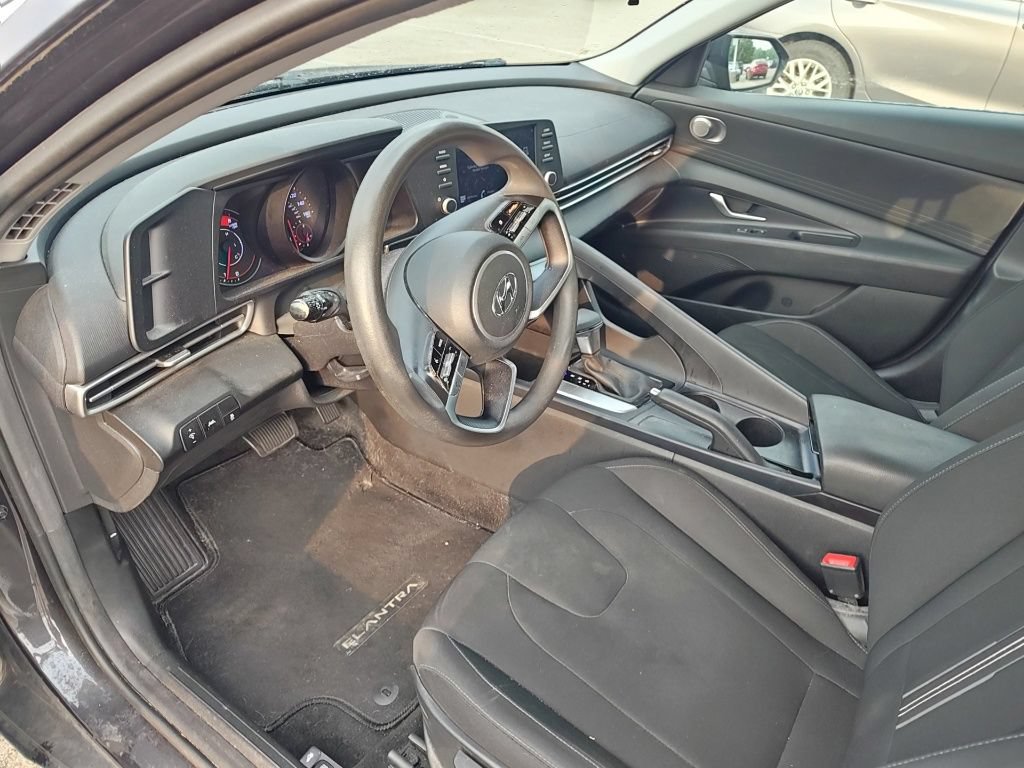 Used 2022 Hyundai Elantra SEL FWD image 7