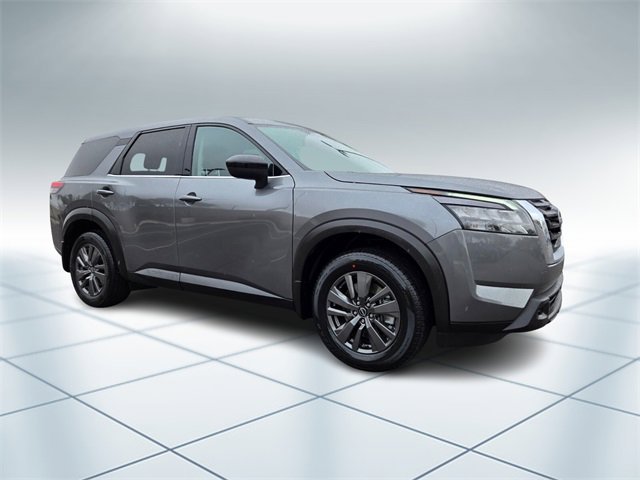 Used 2023 Nissan Pathfinder S image 2