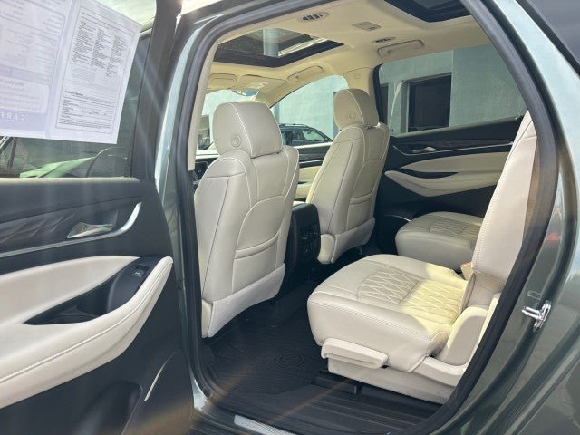 Used 2022 Buick Enclave Avenir w/ Trailering Package, 5000 lbs. FWD image 33