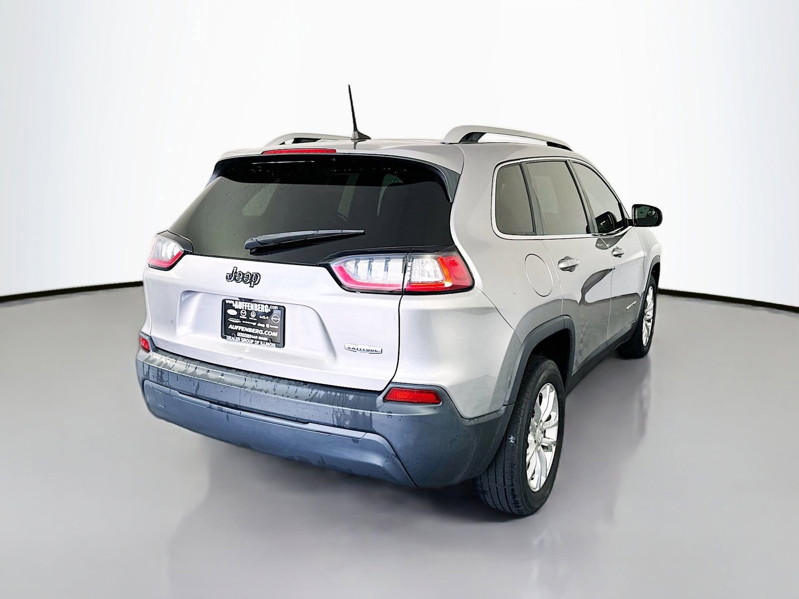 Used 2019 Jeep Cherokee Latitude w/ Popular Appearance Group FWD image 7