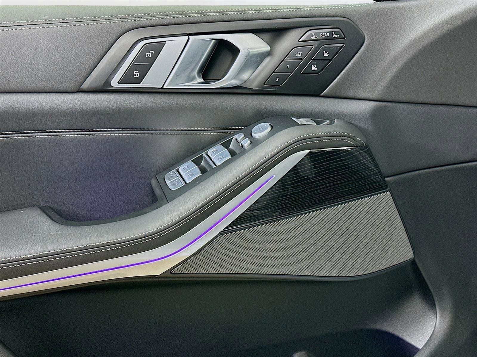 Used 2025 BMW X7 M60i w/ Executive Package image 18