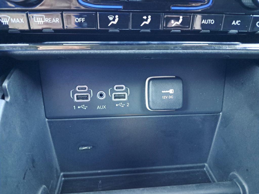 Used 2023 Jeep Grand Cherokee L Laredo image 28