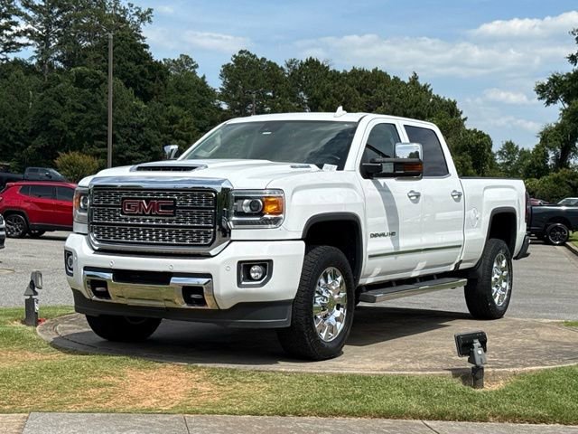Used 2017 GMC Sierra 2500 Denali w/ Duramax Plus Package AWD/4WD image 3