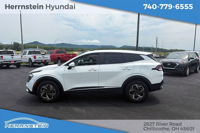 Used 2023 Kia Sportage LX AWD/4WD image 4