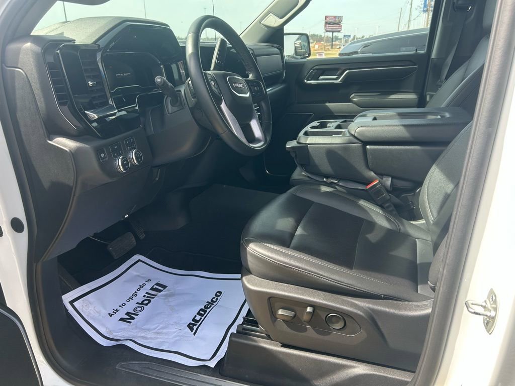 Used 2025 GMC Sierra 1500 SLT AWD/4WD image 10