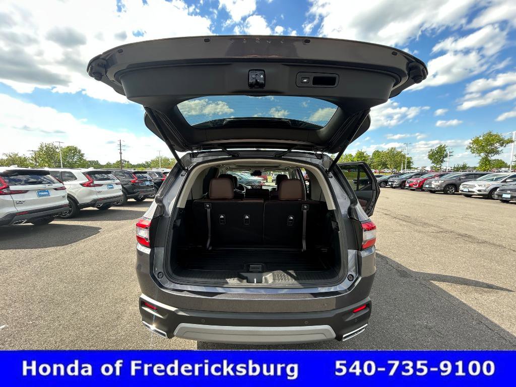 Used 2025 Honda Pilot Elite image 13