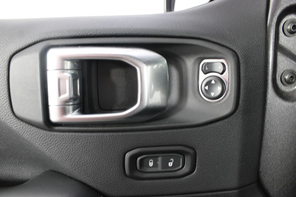 Used 2025 Jeep Wrangler Unlimited Sahara AWD/4WD image 14