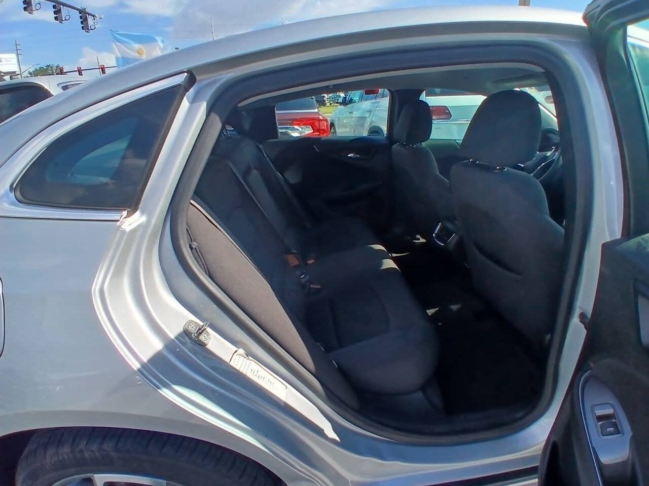 Used 2021 Chevrolet Malibu LT FWD image 16