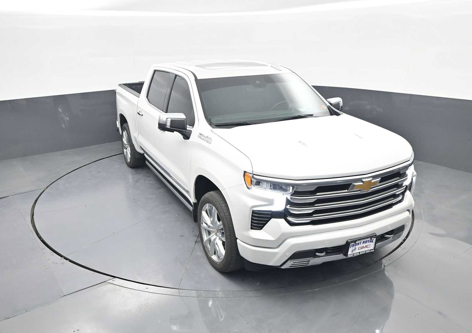 Used 2024 Chevrolet Silverado 1500 High Country w/ High Country Premium Package AWD/4WD image 31