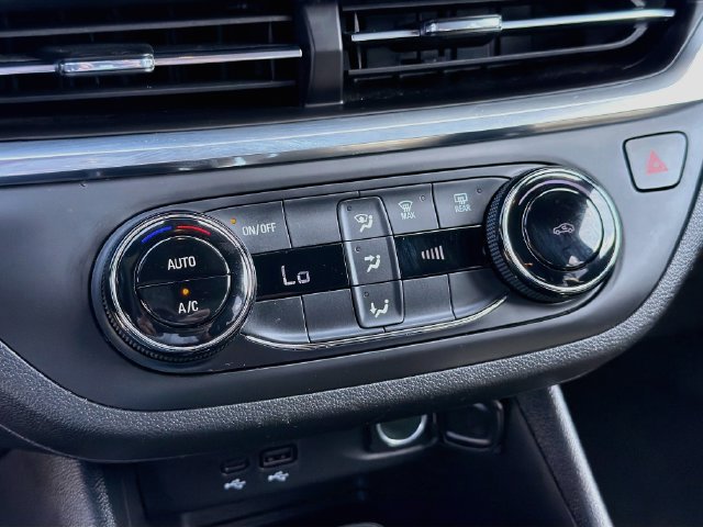 Used 2024 Buick Envista Preferred w/ Advanced Safety Package FWD image 15