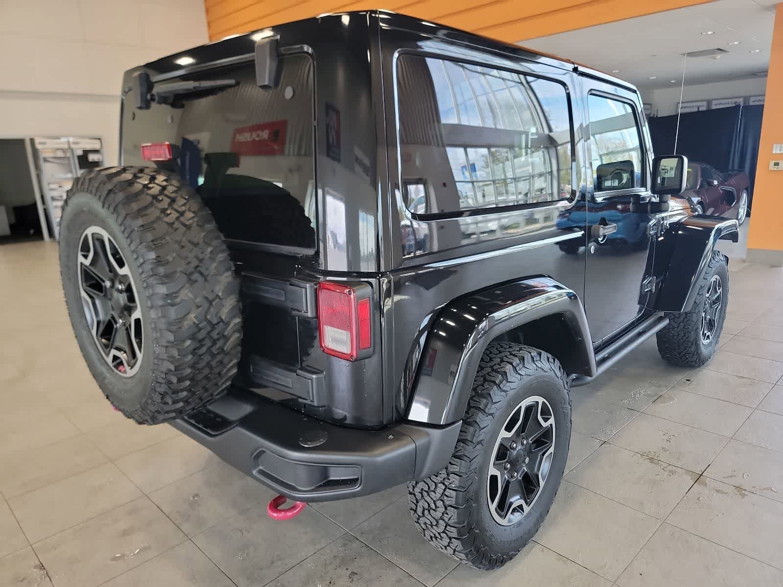 Used 2015 Jeep Wrangler Rubicon AWD/4WD image 5