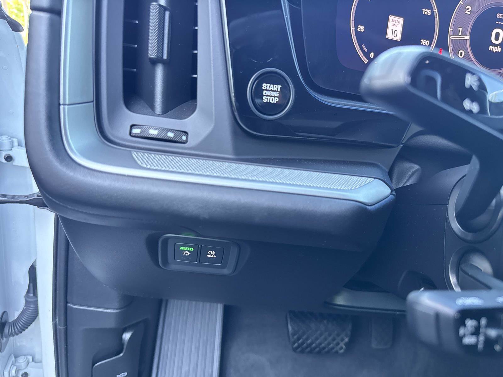 Used 2024 Porsche Cayenne Coupe image 33