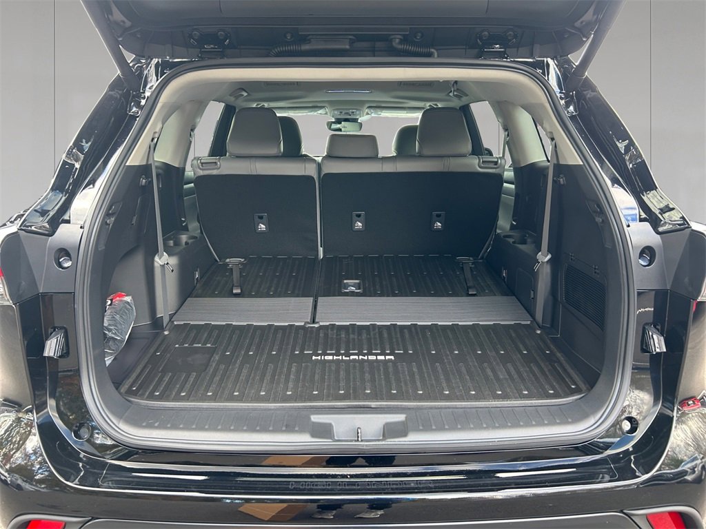 New 2026 Toyota Highlander XLE image 19