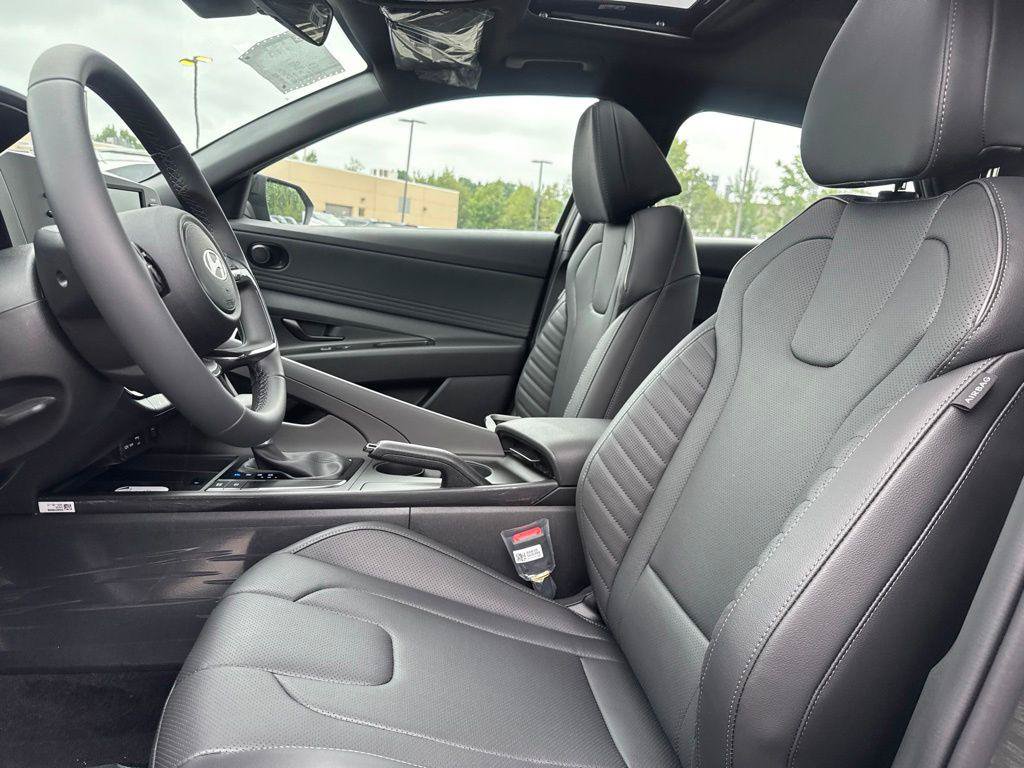 New 2026 Hyundai Elantra SEL Sport FWD image 19