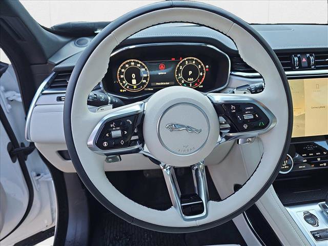 New 2025 Jaguar F-PACE R-Dynamic S image 18