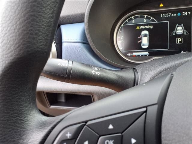 New 2025 Nissan Versa SV w/ Trunk Package image 20