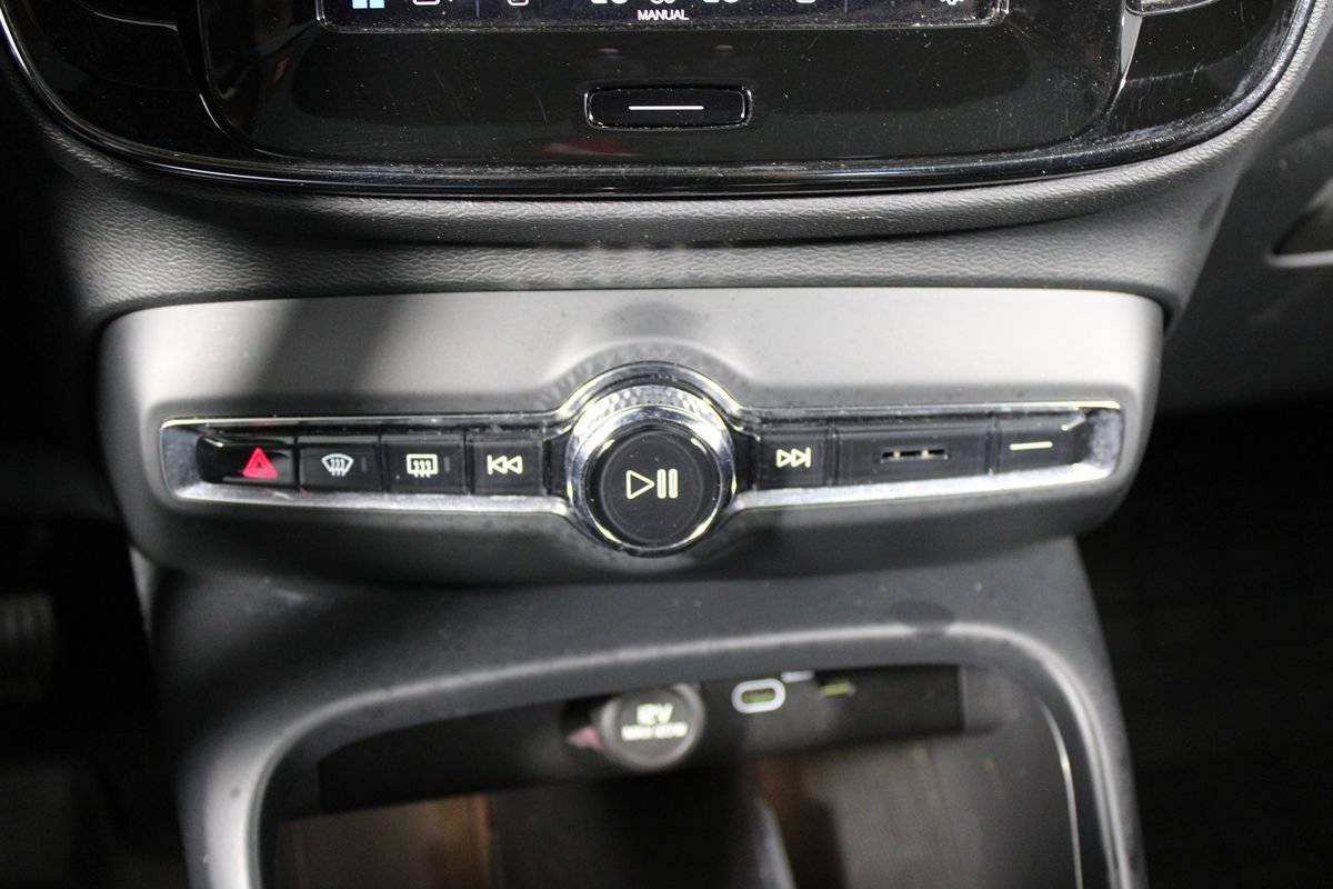 Used 2023 Volvo XC40 Recharge Plus w/ Protection Package Premier AWD/4WD image 15