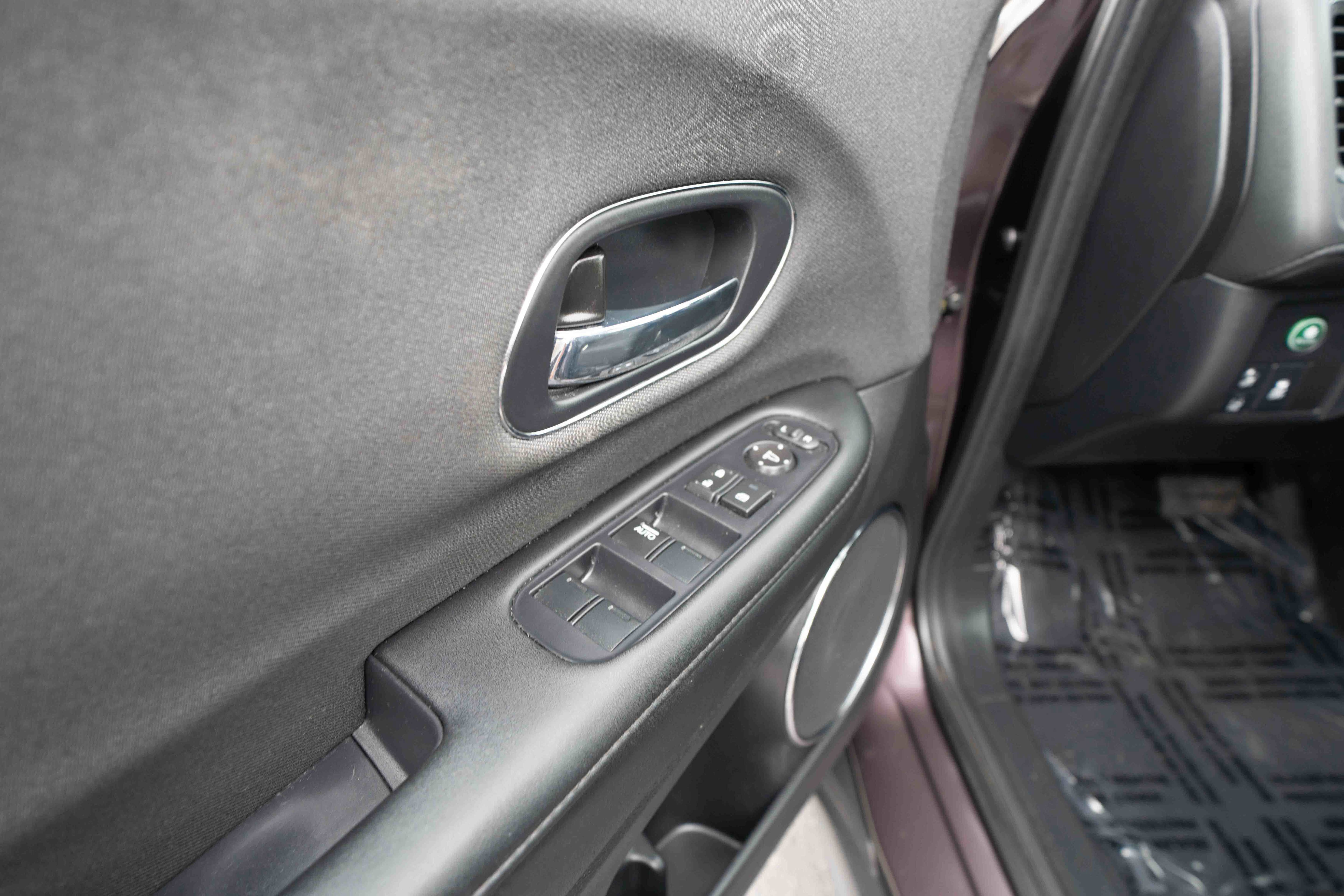 Used 2022 Honda HR-V EX image 7