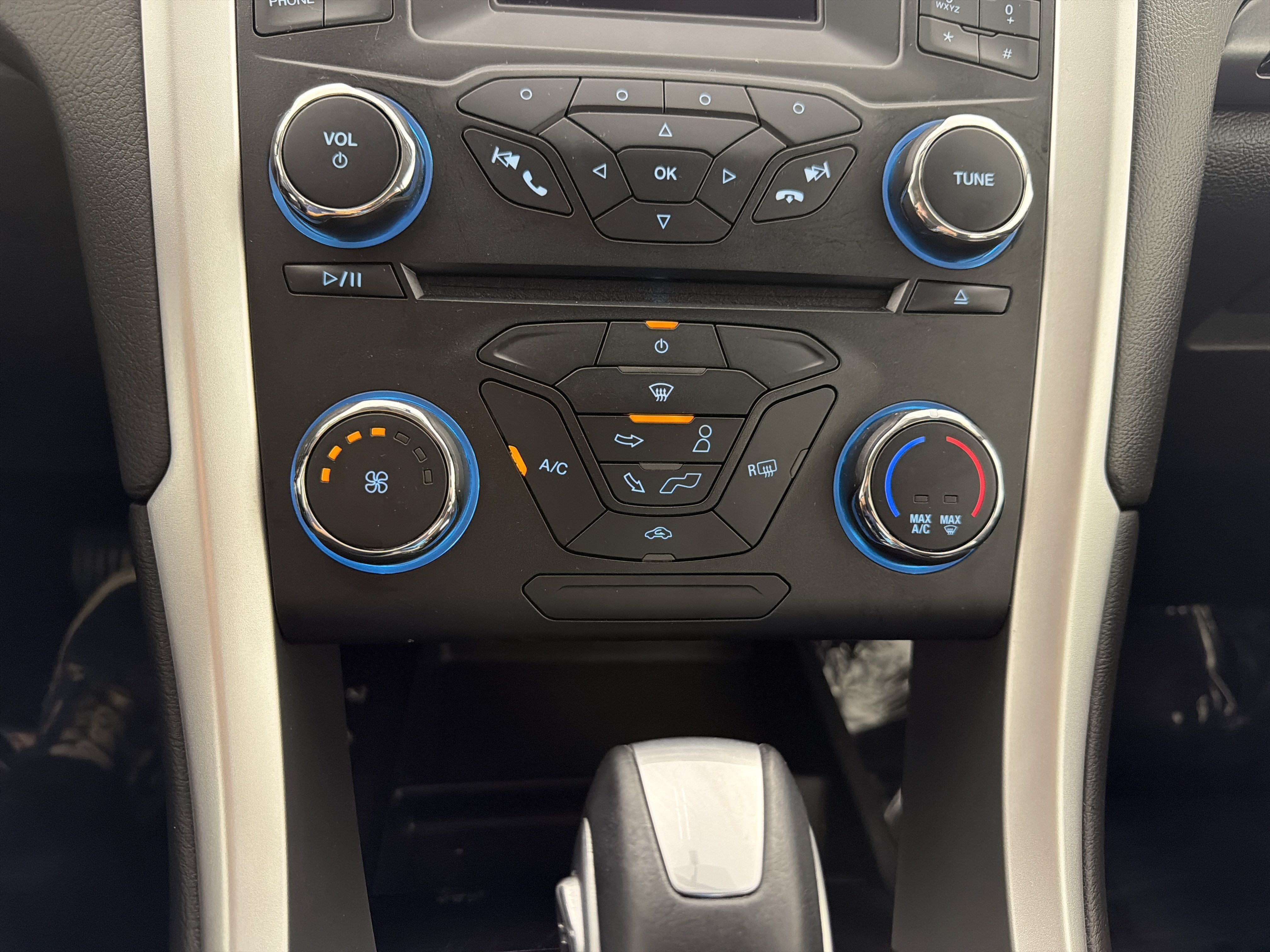 Used 2013 Ford Fusion SE FWD image 21