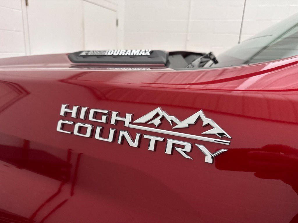 Used 2025 Chevrolet Silverado 2500 High Country w/ High Country Premium Package AWD/4WD image 10