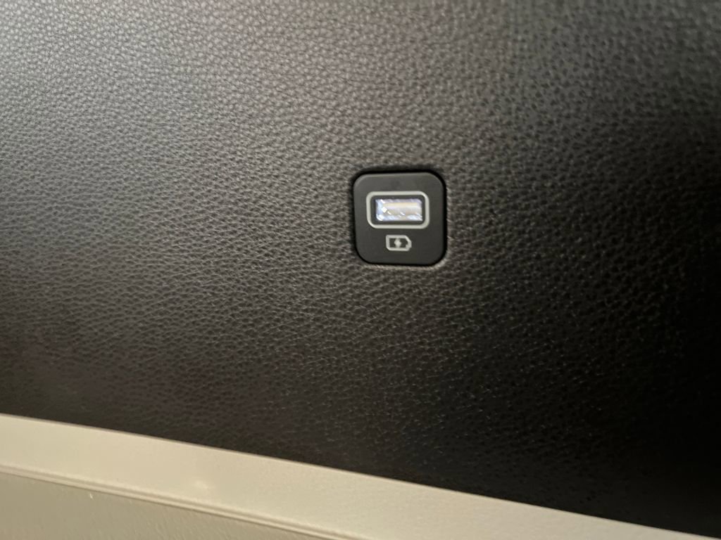 Used 2024 Kia Carnival LX image 37