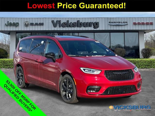 New 2026 Chrysler Pacifica Limited w/ Uconnect Theater Family Group image 1