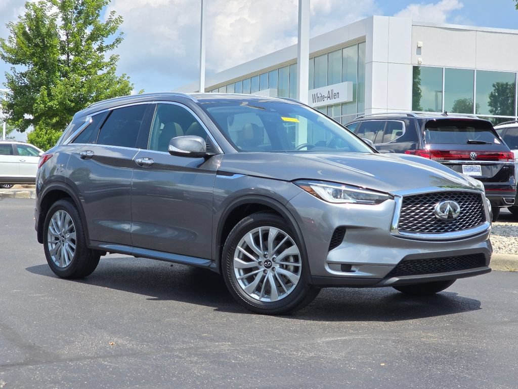 Used 2025 INFINITI QX50 Luxe AWD/4WD image 2