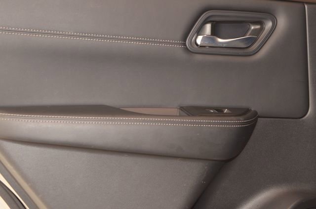 Used 2023 Nissan Rogue SL image 18