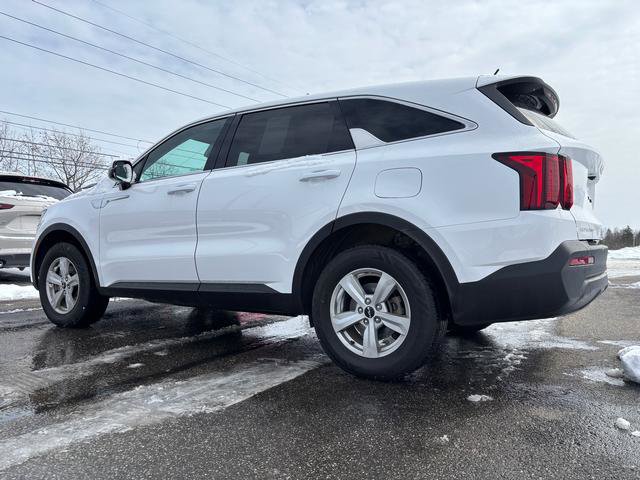 Certified 2023 Kia Sorento LX image 6