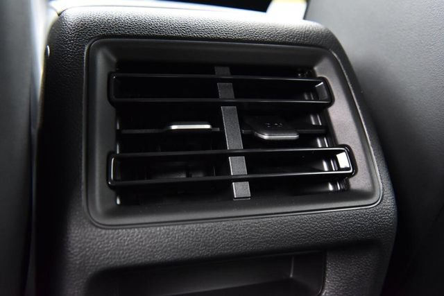 New 2026 Volkswagen Tiguan SE FWD image 17