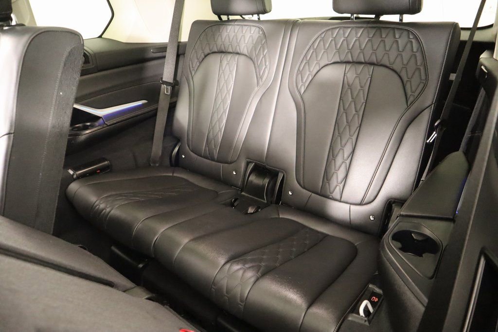 Used 2023 BMW X7 xDrive40i w/ Premium Package image 14