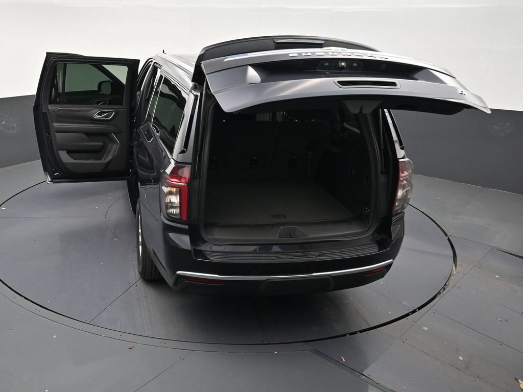 Used 2024 Chevrolet Suburban LS RWD image 32