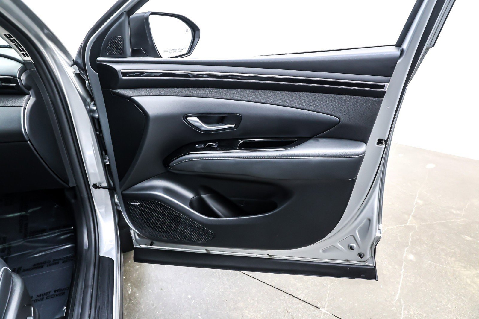 Used 2023 Hyundai Tucson Limited w/ Cargo Package image 25