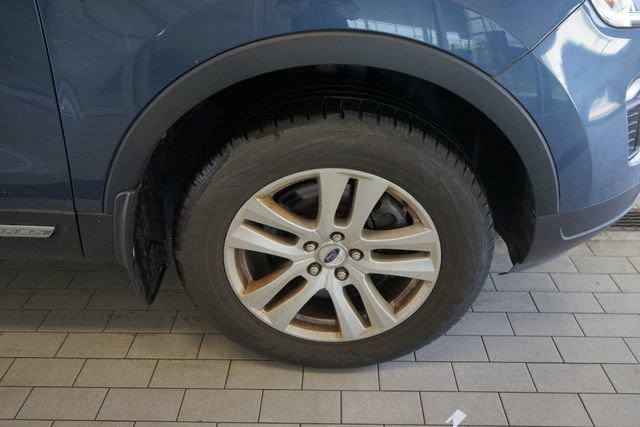 Used 2018 Ford Explorer XLT w/ Equipment Group 202A AWD/4WD image 15