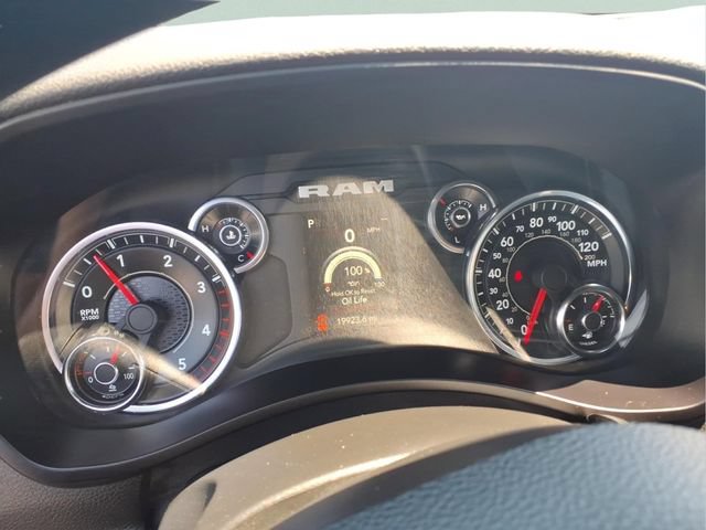 Used 2023 RAM 2500 Tradesman w/ Chrome Appearance Group AWD/4WD image 11