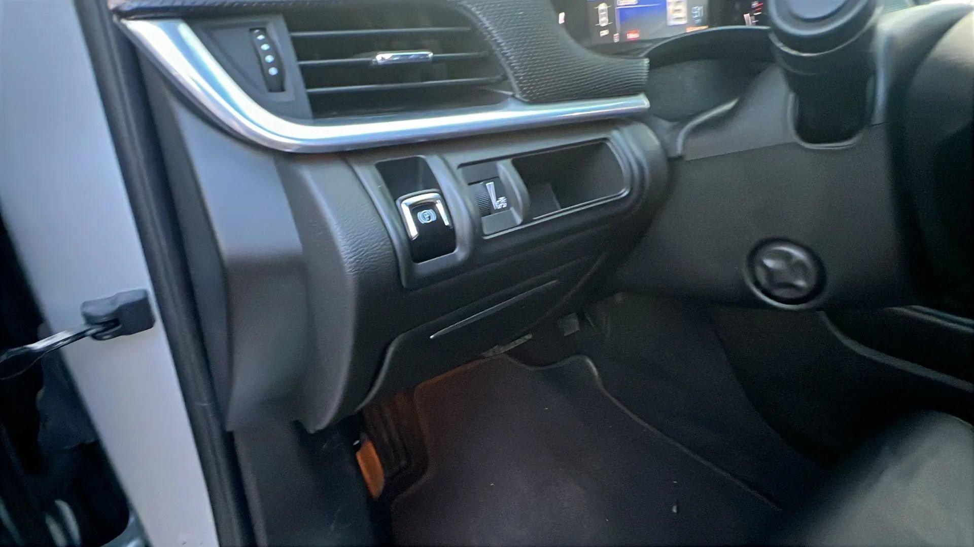 Used 2016 Cadillac XTS Luxury image 24