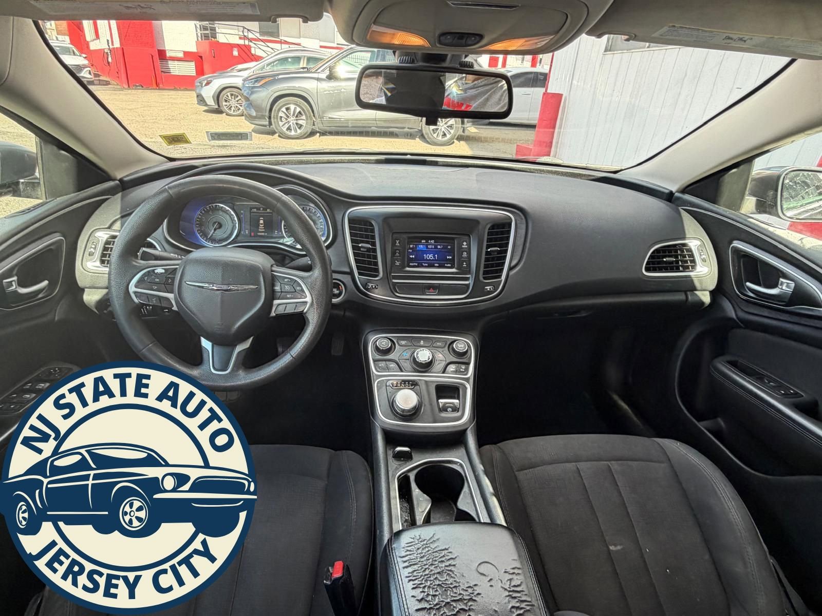 Used 2016 Chrysler 200 Limited image 3