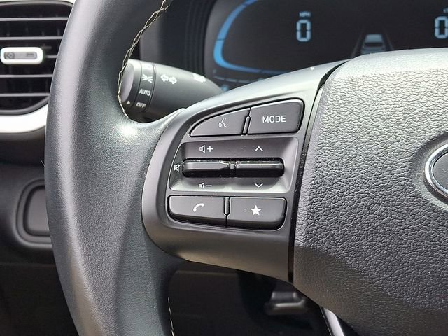 Used 2024 Hyundai Venue Limited FWD image 23