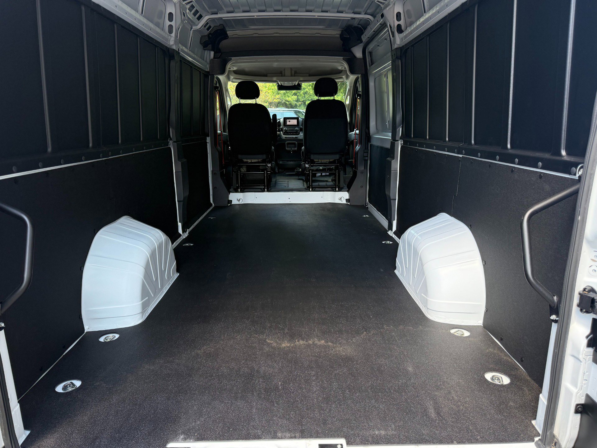 Used 2023 RAM ProMaster 3500 w/ Convenience Group image 11