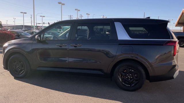 Used 2026 Kia Carnival FWD image 7
