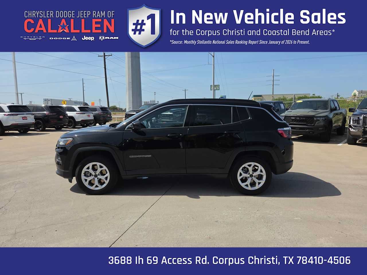 Used 2025 Jeep Compass Latitude w/ Sun & Sound Group AWD/4WD image 11