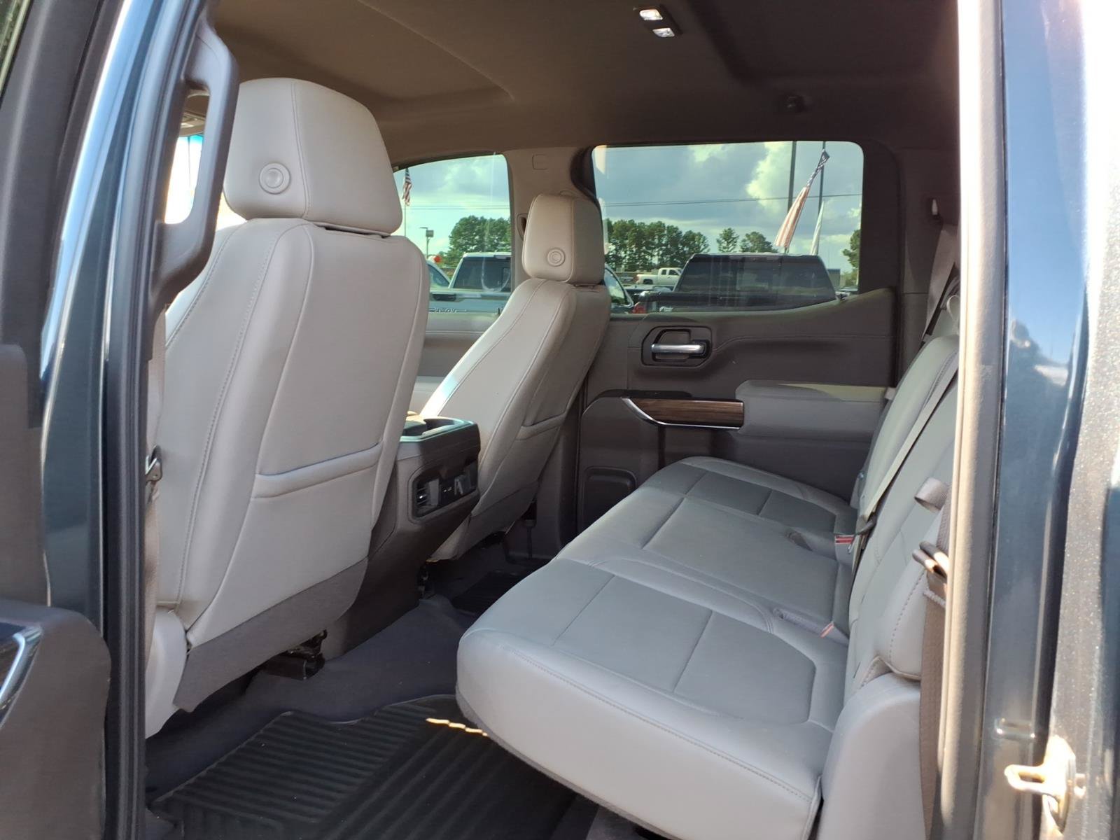 Used 2020 Chevrolet Silverado 1500 RST w/ Texas Edition AWD/4WD image 23