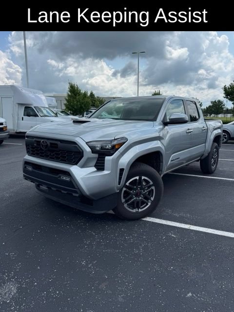 Used 2025 Toyota Tacoma TRD Sport AWD/4WD image 2