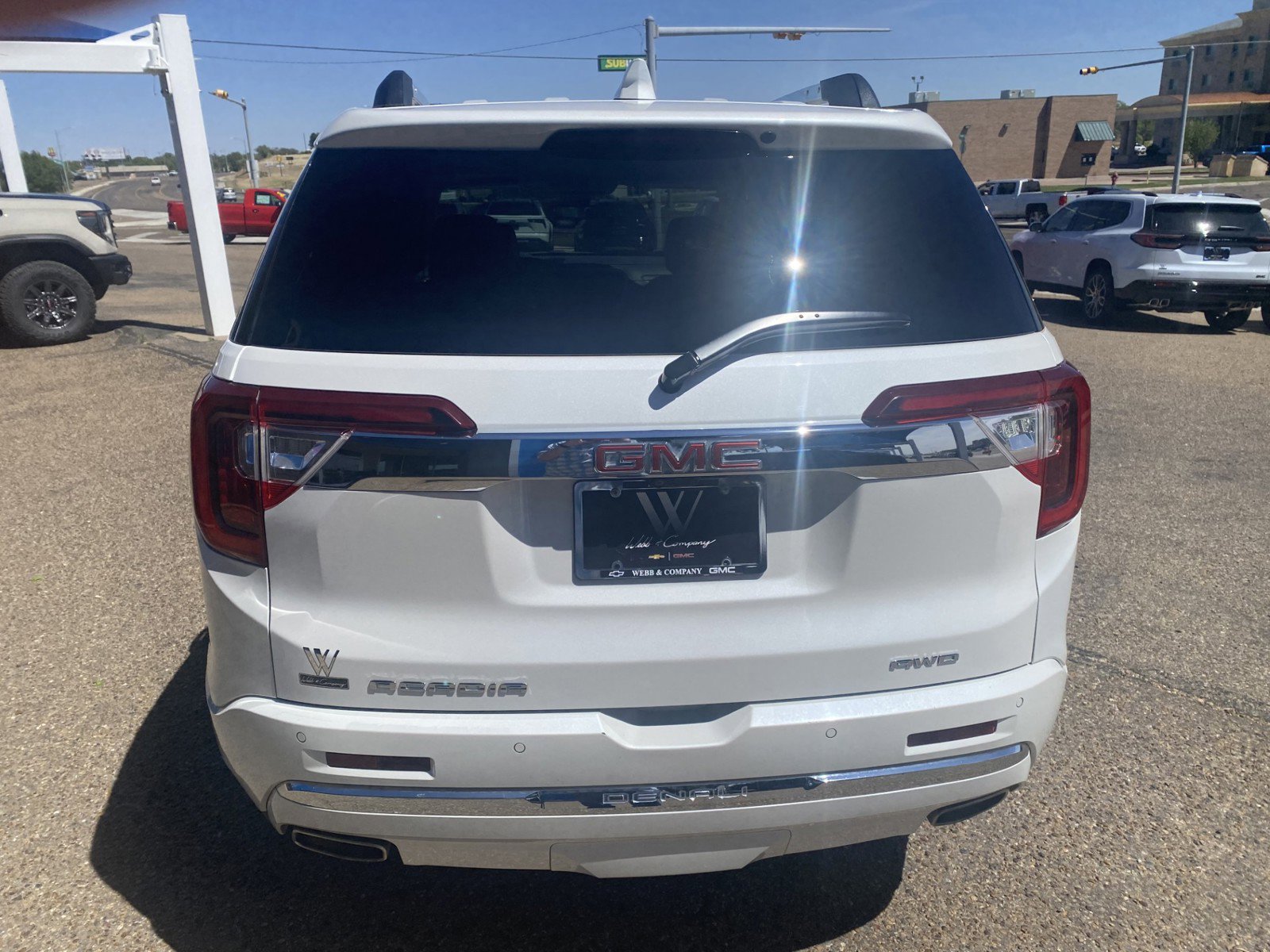 Used 2021 GMC Acadia Denali w/ Denali Ultimate Package AWD/4WD image 6
