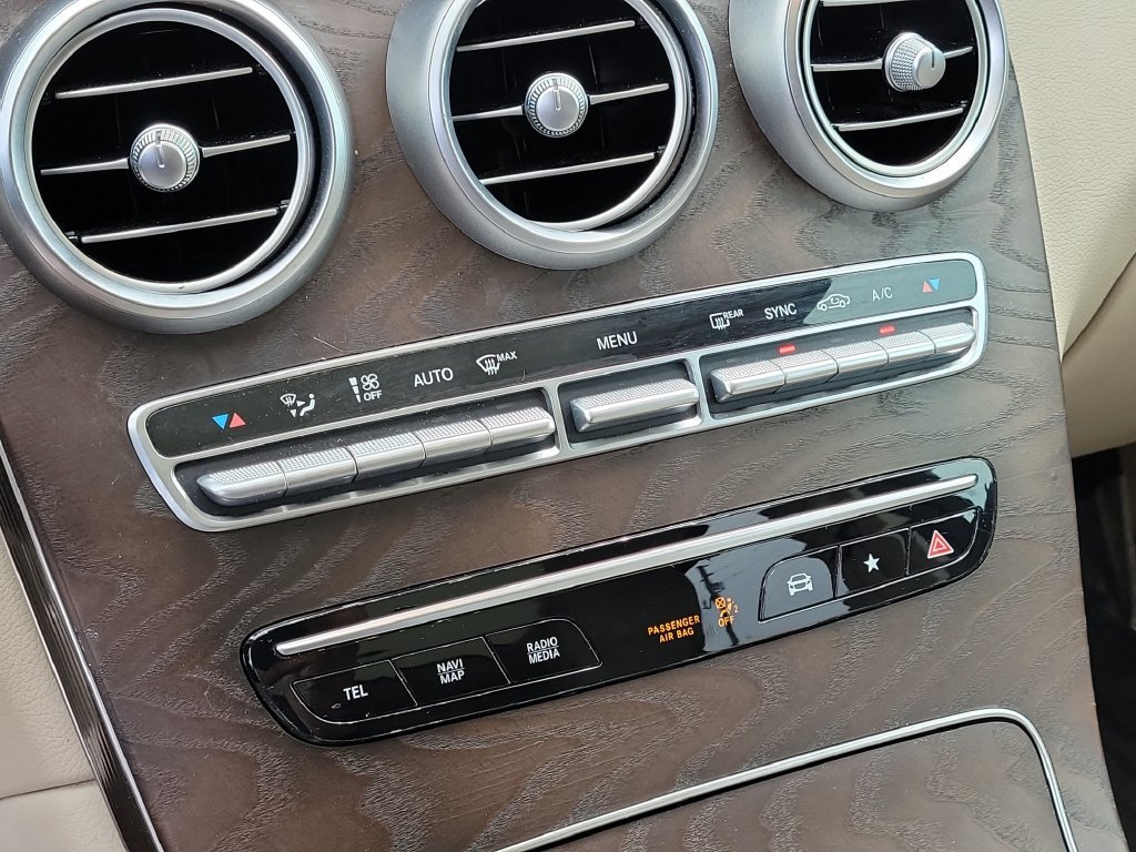 Used 2021 Mercedes-Benz GLC 300 image 25