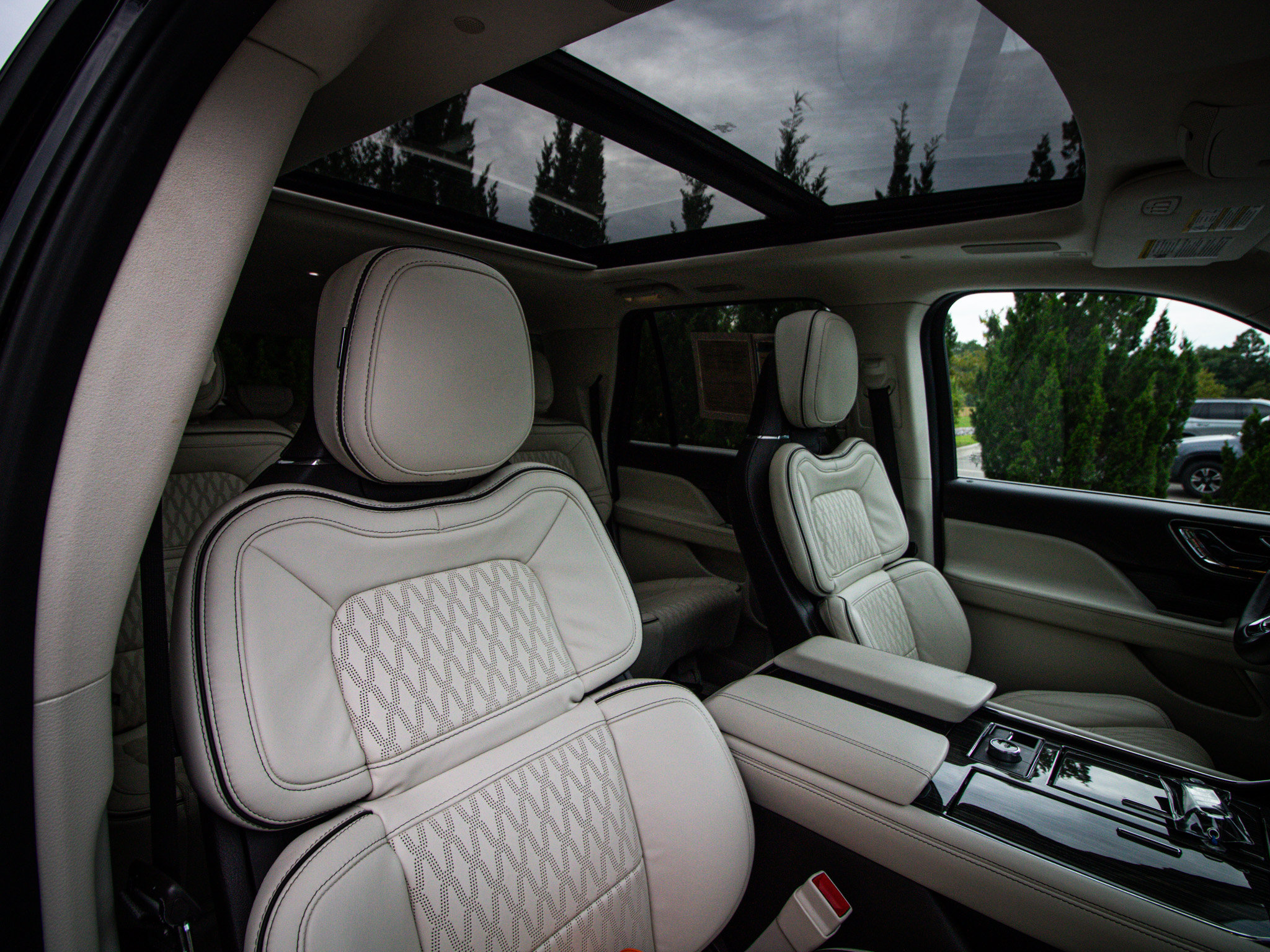 Used 2024 Lincoln Navigator L Black Label AWD/4WD image 34