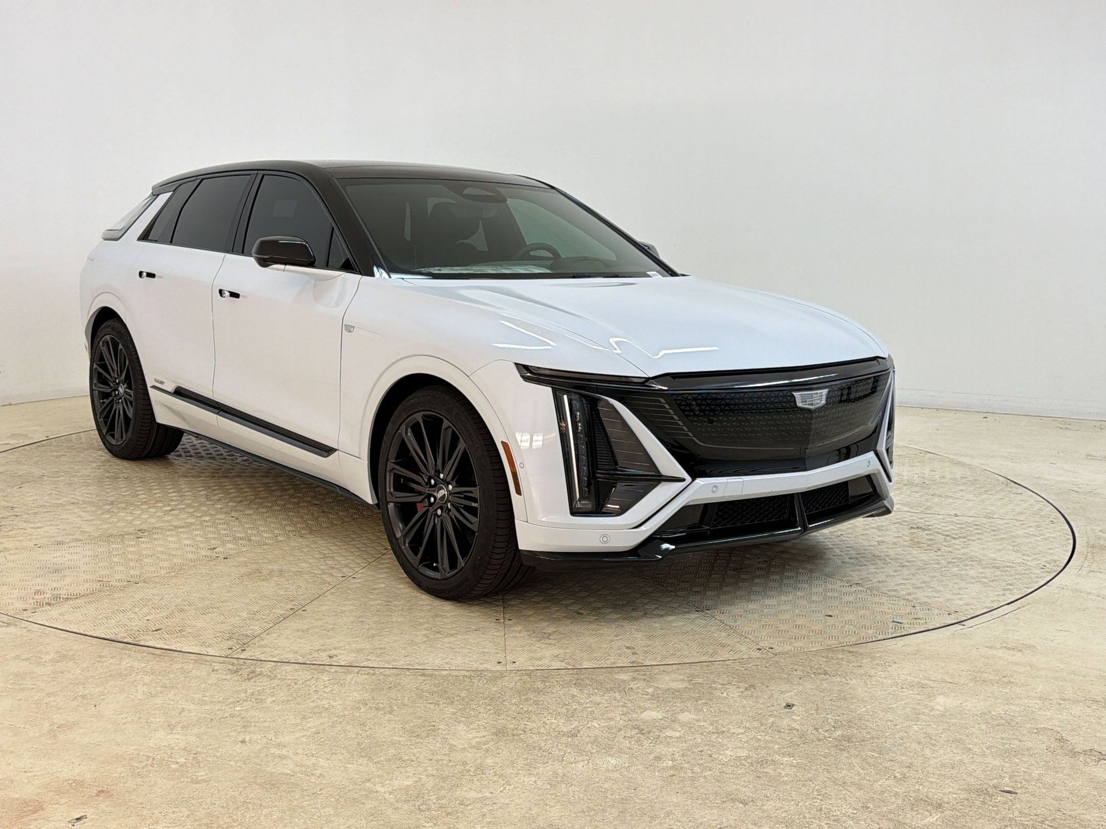 New 2026 Cadillac Lyriq V w/ LPO, Floor Liner Package AWD/4WD image 7