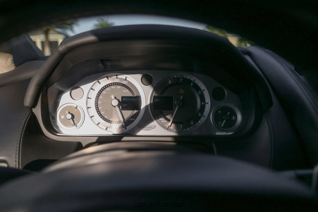 Used 2012 Aston Martin V8 Vantage Roadster image 32