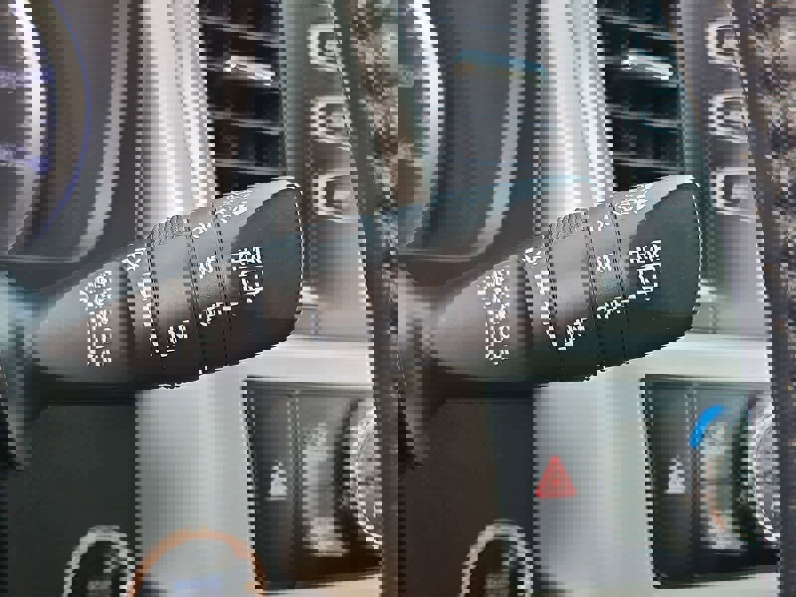 Used 2019 Toyota Highlander SE w/ Nightshade Edition image 27